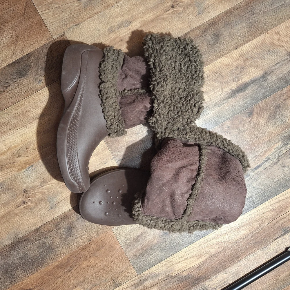 CROCS warm stylish